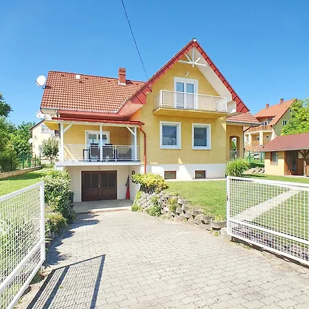 Nr 26 Farkas Ferienhaus Vonyarcvashegy